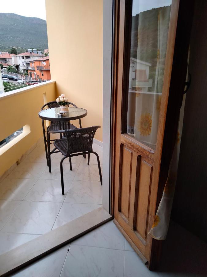 Il Girasole Apartment Bosa Ngoại thất bức ảnh